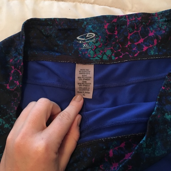 Champion exercise shorts - Picture 2 of 4